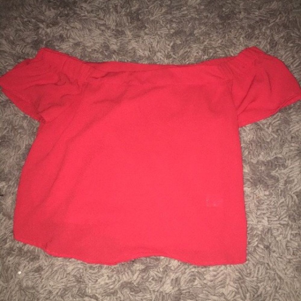 Off the shoulders shirt